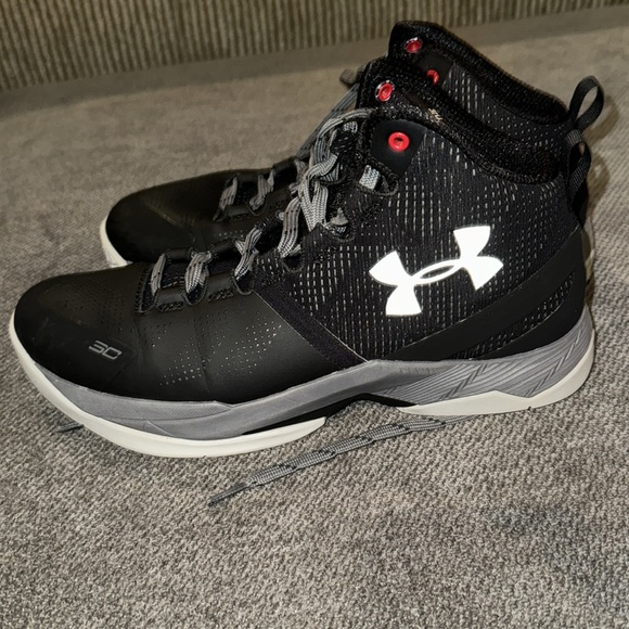 Basketball shoes 7 - Picture 3 of 4